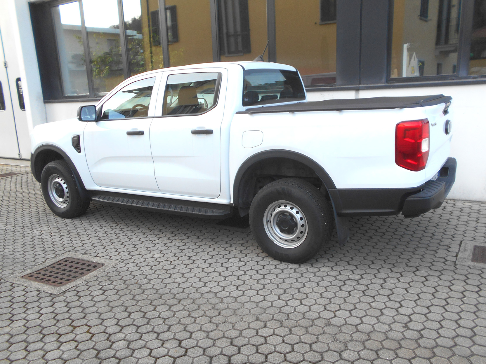 Ford Ranger DC bianco GP033YE efoto2