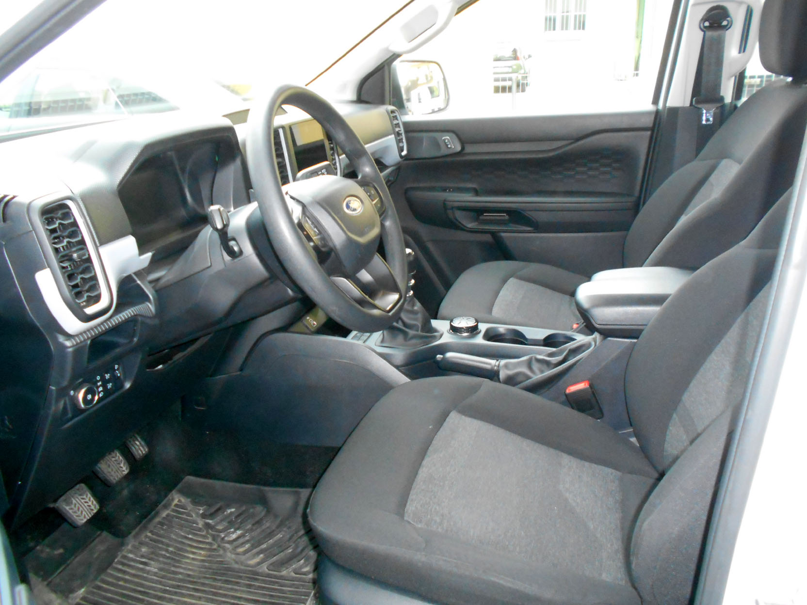 Ford Ranger DC bianco GP033YE foto3