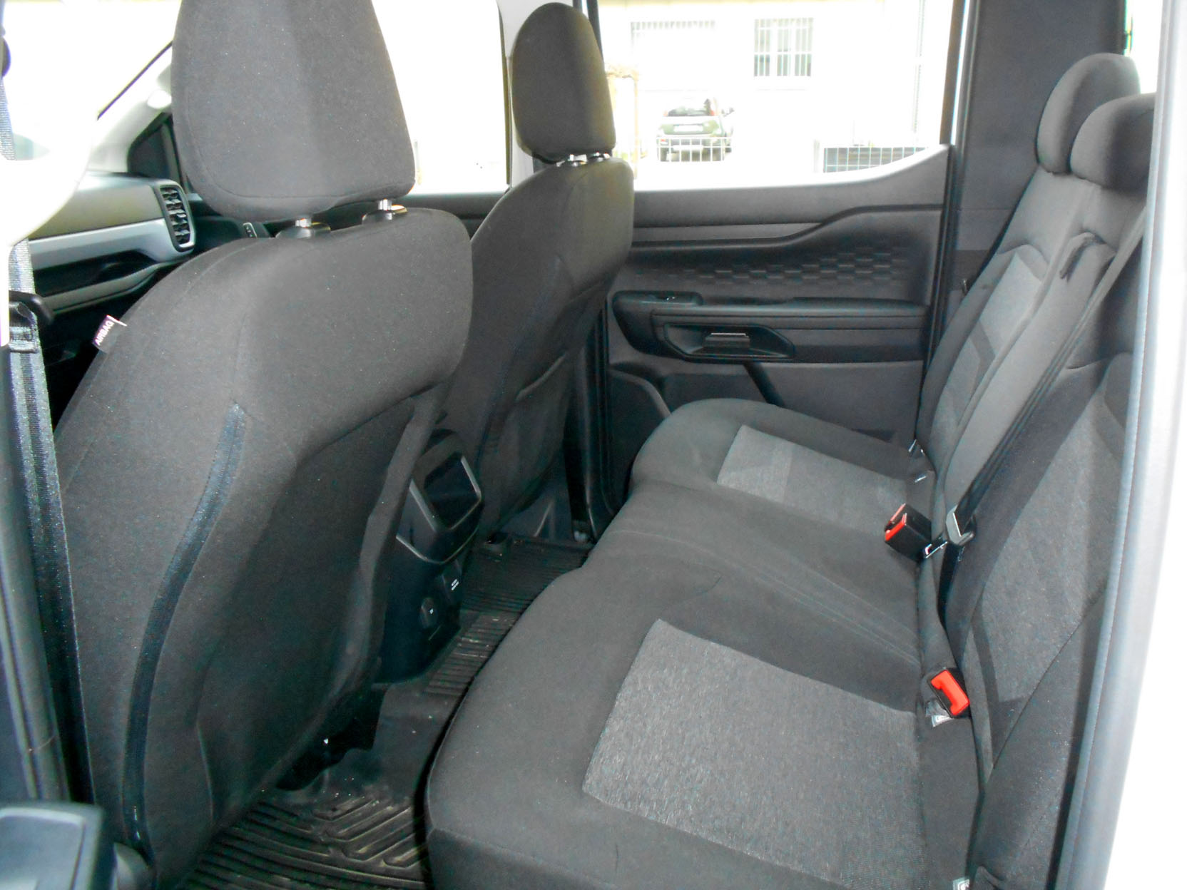 Ford Ranger DC bianco GP033YE foto4
