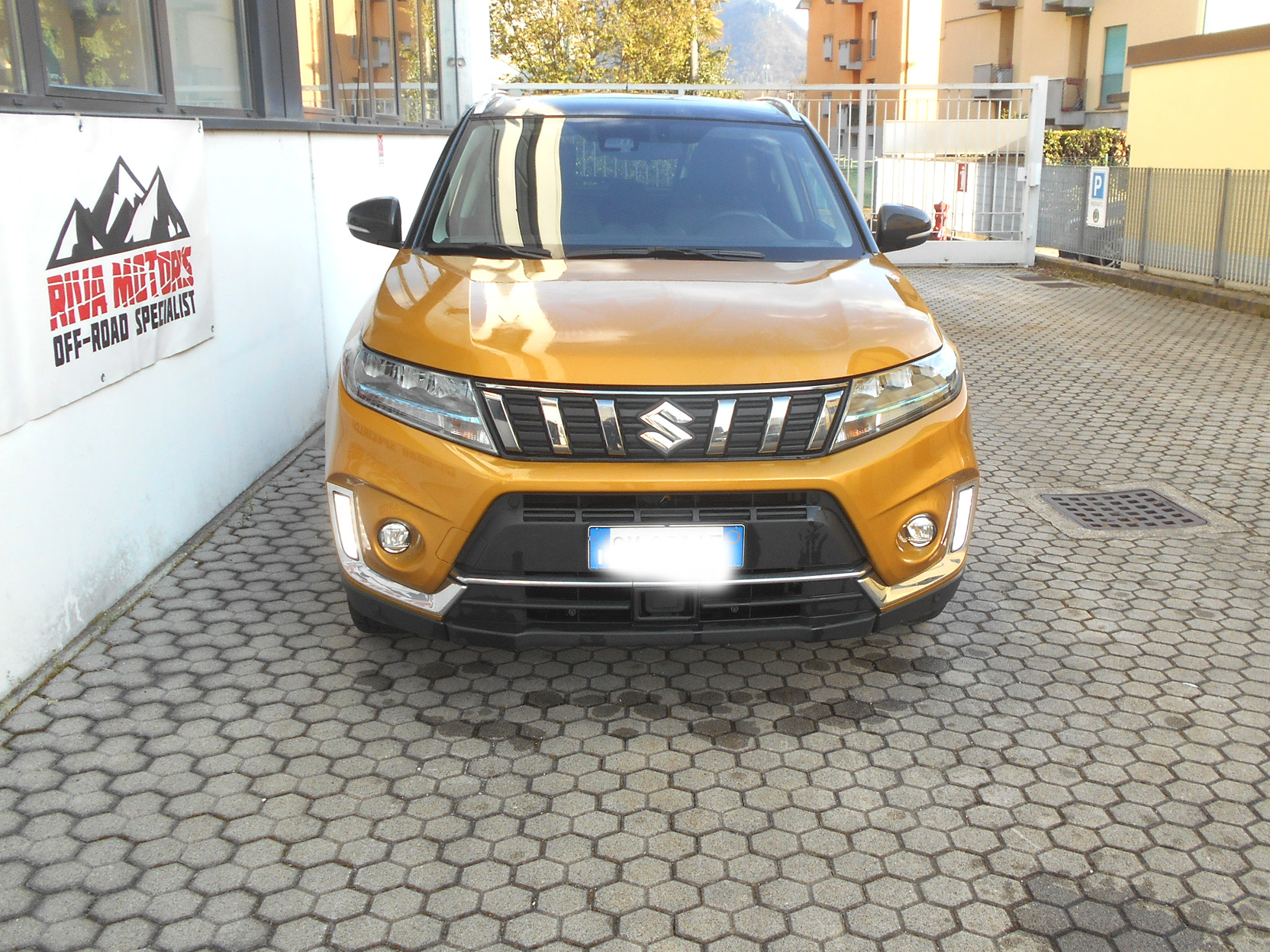 Suzuki Vitara Hyb giallo GM801AF provv1aa