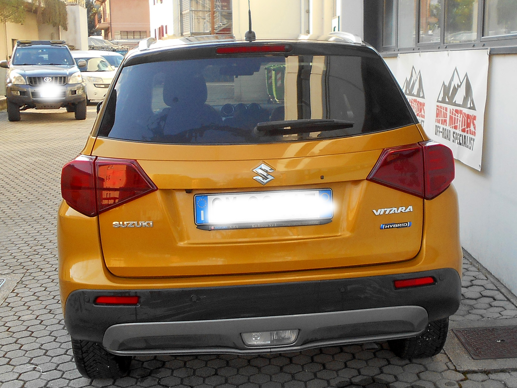 Suzuki Vitara Hyb giallo GM801AF provv2aa