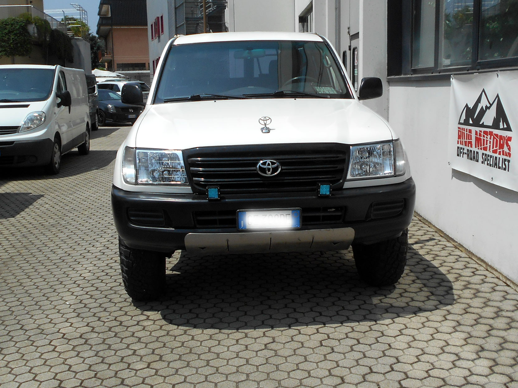 Toyota Landcruiser HZJ105 Piero foto1aa