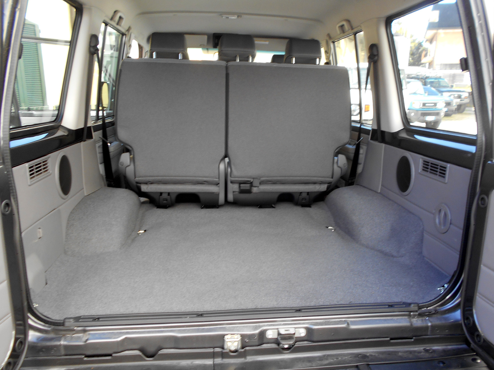 Toyota Landcruiser GRJ76 grigio MY26 foto5